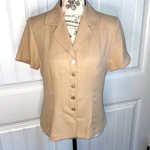 Fitted short sleeve blouse